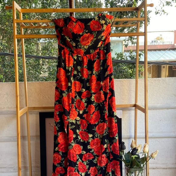 Forever 21 Dresses & Skirts - FOREVER 21 Floral Strapless Dress. Size- S